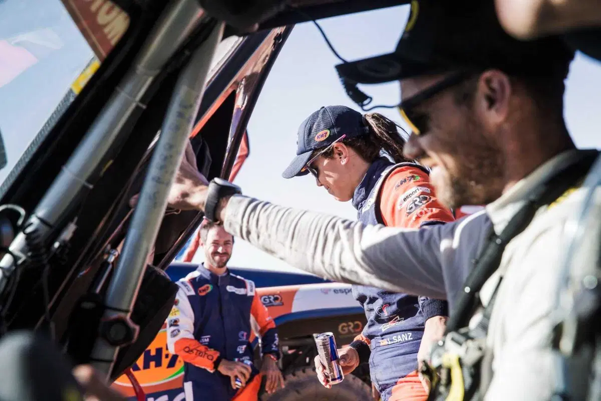 Dakar 24. S9. Al Ula. Attacco Honda, protezione Audi [GALLERY] (16)
