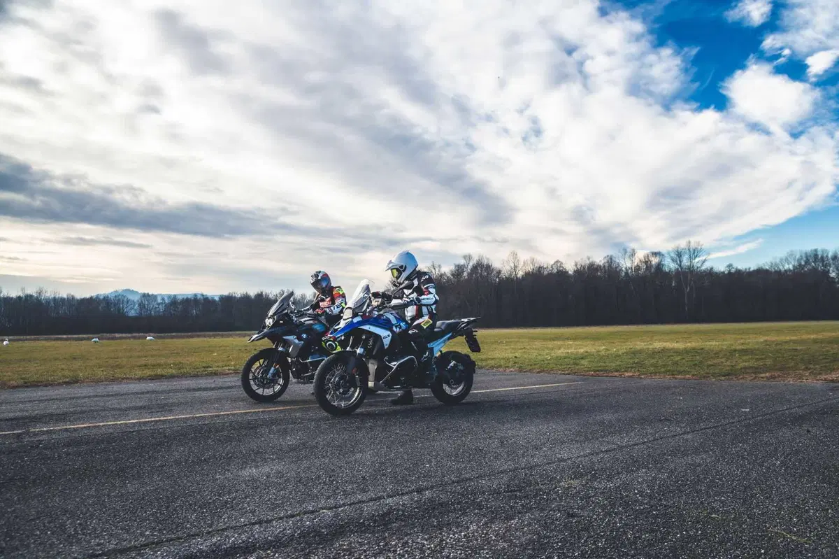 BMW R1300GS VS R1250GS, la SFIDA! Velocità, accelerazione, peso, consumi: tutta la verità [VIDEO] (3)