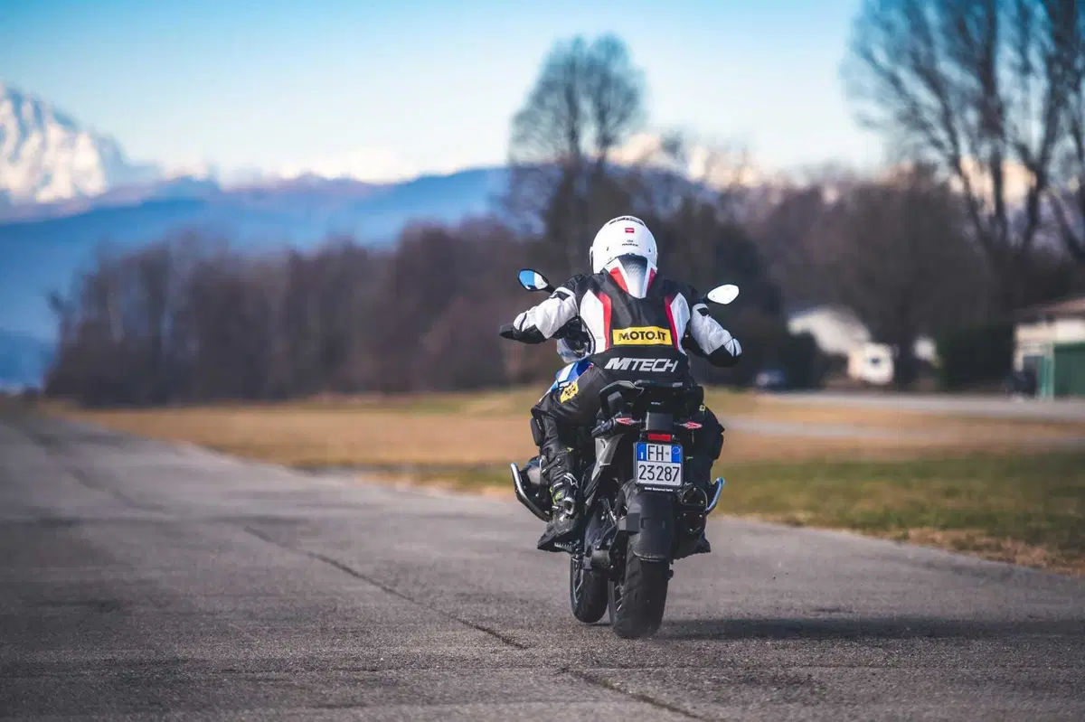 BMW R1300GS VS R1250GS, la SFIDA! Velocità, accelerazione, peso, consumi: tutta la verità [VIDEO] (4)