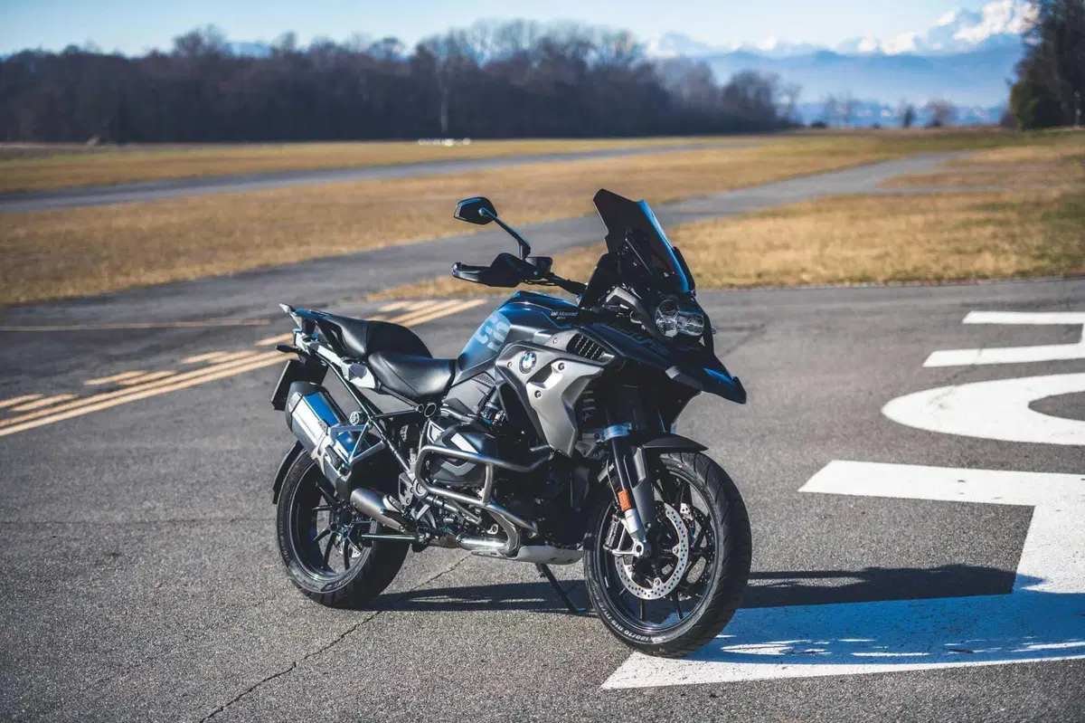 BMW R1300GS VS R1250GS, la SFIDA! Velocità, accelerazione, peso, consumi: tutta la verità [VIDEO] (11)