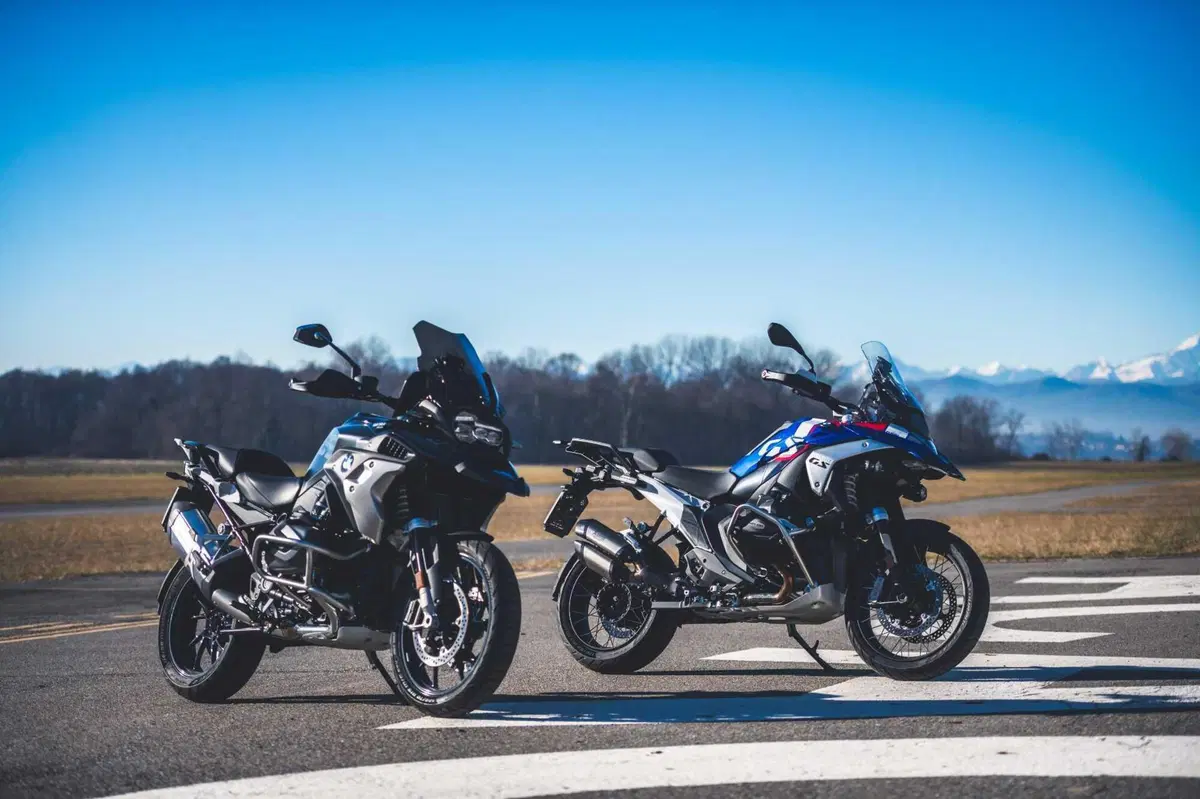 BMW R1300GS VS R1250GS, la SFIDA! Velocità, accelerazione, peso, consumi: tutta la verità [VIDEO] (12)