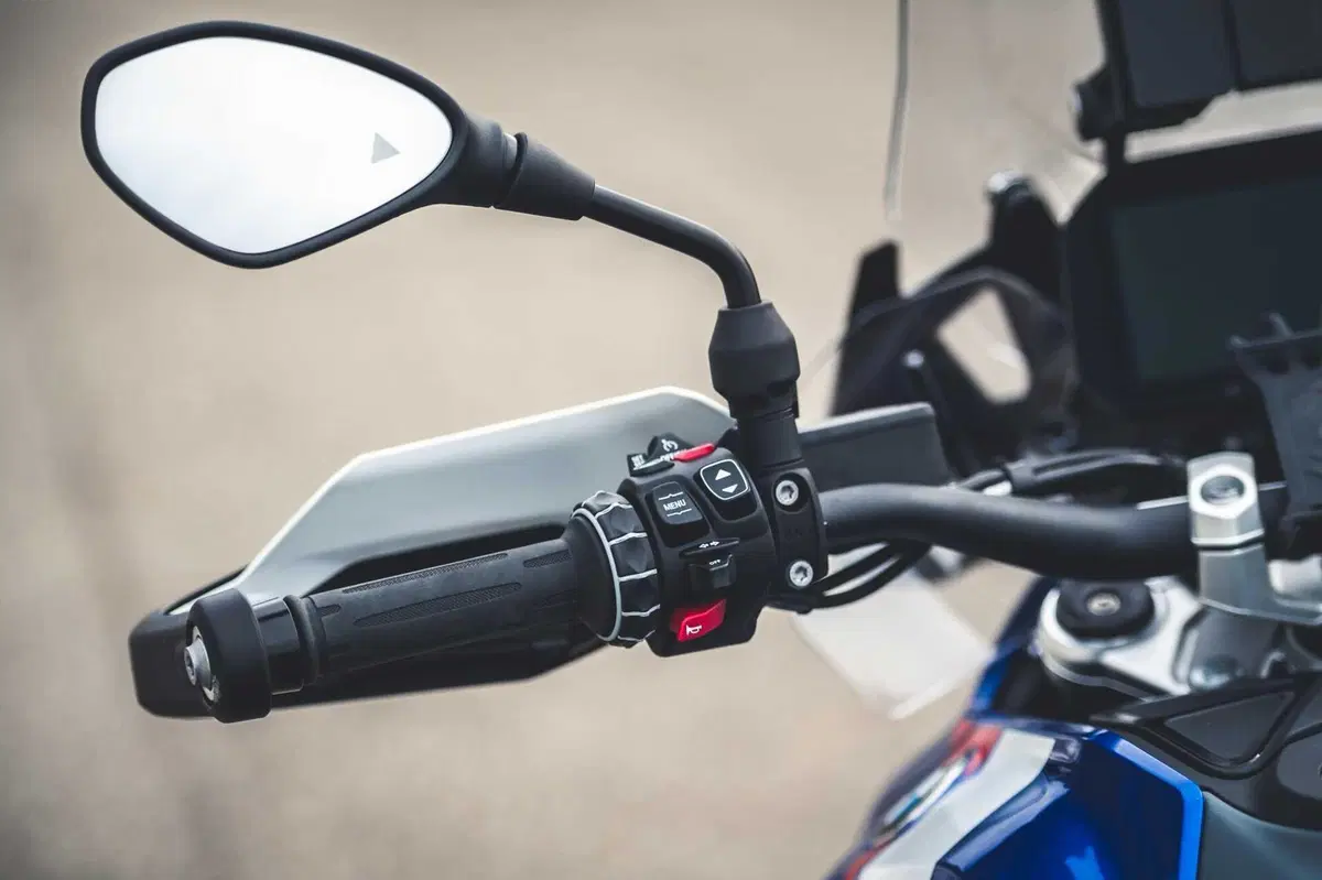 BMW R1300GS VS R1250GS, la SFIDA! Velocità, accelerazione, peso, consumi: tutta la verità [VIDEO] (30)