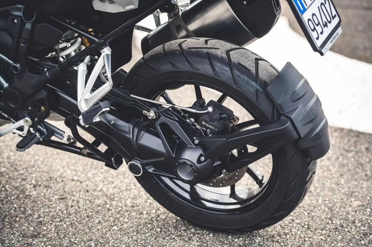 BMW R1300GS VS R1250GS, la SFIDA! Velocità, accelerazione, peso, consumi: tutta la verità [VIDEO] (34)