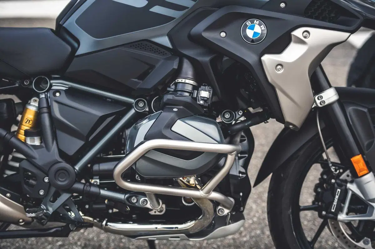 BMW R1300GS VS R1250GS, la SFIDA! Velocità, accelerazione, peso, consumi: tutta la verità [VIDEO] (38)