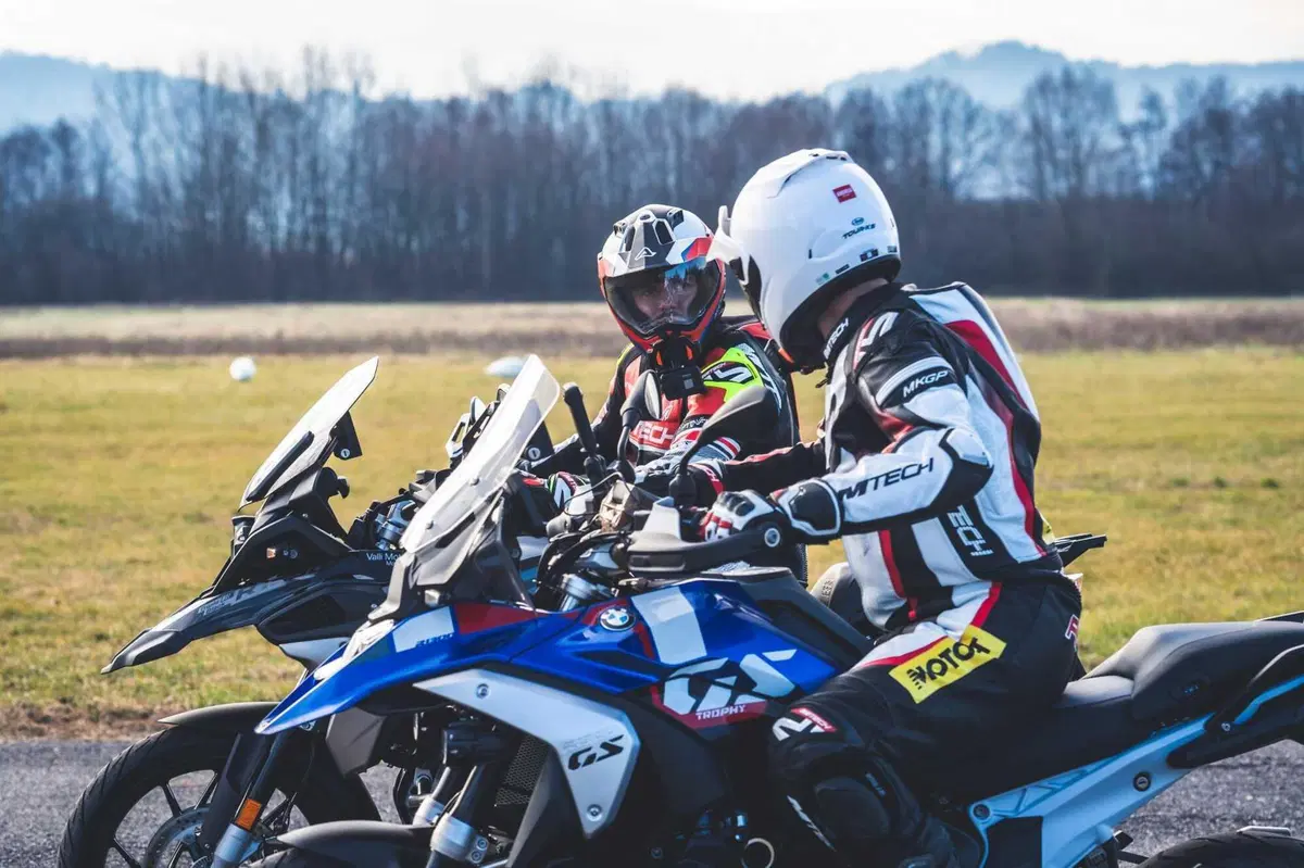 BMW R1300GS VS R1250GS, la SFIDA! Velocità, accelerazione, peso, consumi: tutta la verità [VIDEO] (53)
