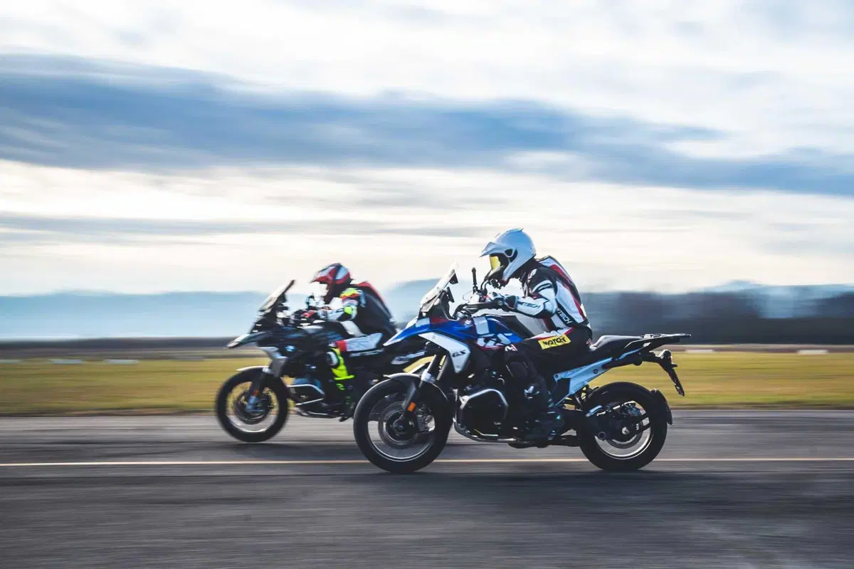 BMW R1300GS VS R1250GS, la SFIDA! Velocità, accelerazione, peso, consumi: tutta la verità [VIDEO] (56)