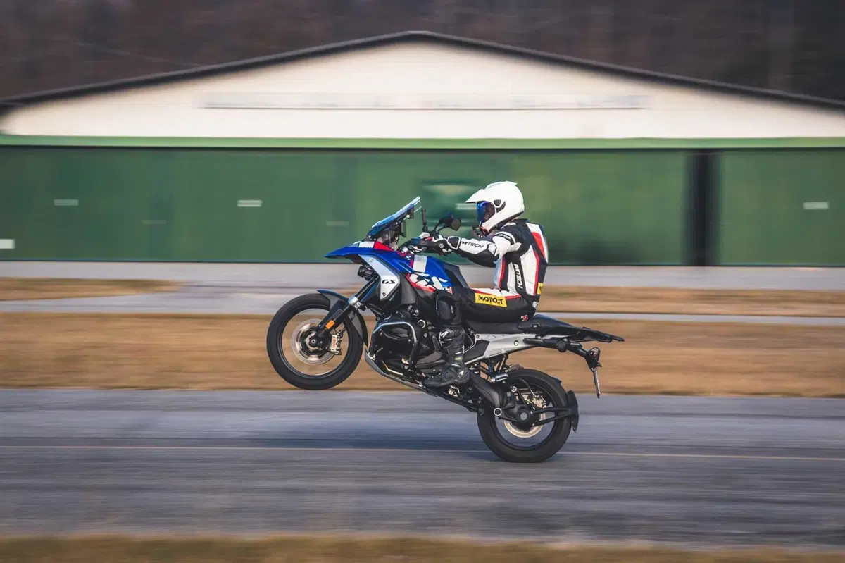 BMW R1300GS VS R1250GS, la SFIDA! Velocità, accelerazione, peso, consumi: tutta la verità [VIDEO] (61)