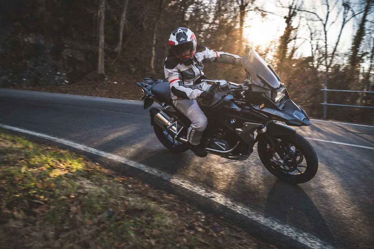 BMW R1300GS VS R1250GS, la SFIDA! Velocità, accelerazione, peso, consumi: tutta la verità [VIDEO] (70)