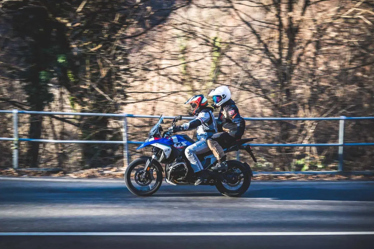 BMW R1300GS VS R1250GS, la SFIDA! Velocità, accelerazione, peso, consumi: tutta la verità [VIDEO] (72)