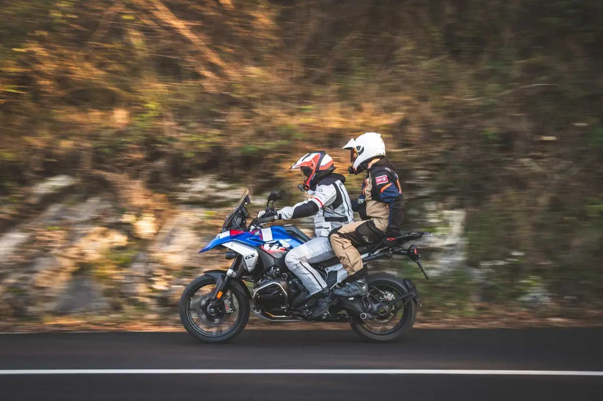 BMW R1300GS VS R1250GS, la SFIDA! Velocità, accelerazione, peso, consumi: tutta la verità [VIDEO] (73)