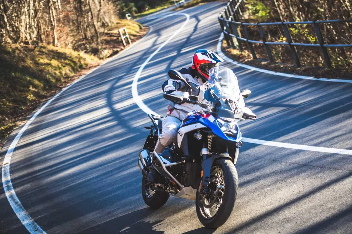 BMW R1300GS VS R1250GS, la SFIDA! Velocità, accelerazione, peso, consumi: tutta la verità [VIDEO] (74)