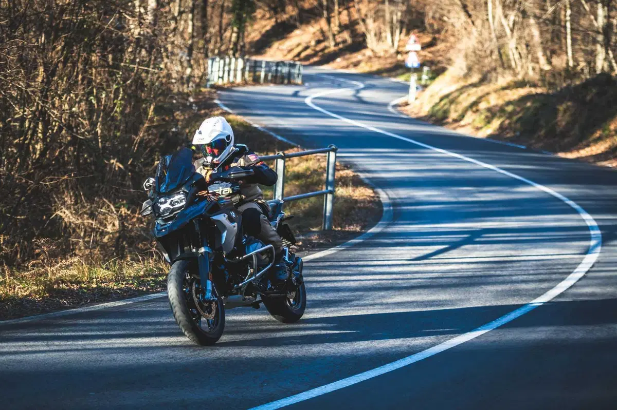 BMW R1300GS VS R1250GS, la SFIDA! Velocità, accelerazione, peso, consumi: tutta la verità [VIDEO] (75)