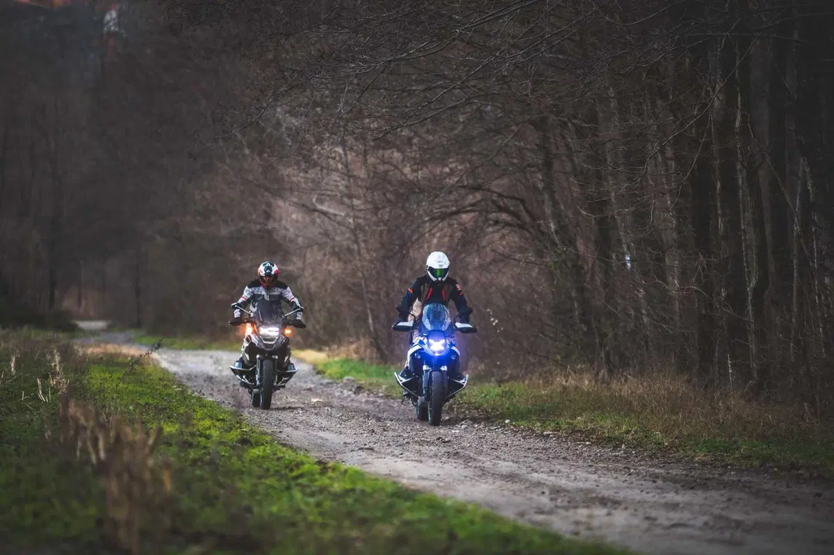 BMW R1300GS VS R1250GS, la SFIDA! Velocità, accelerazione, peso, consumi: tutta la verità [VIDEO] (82)