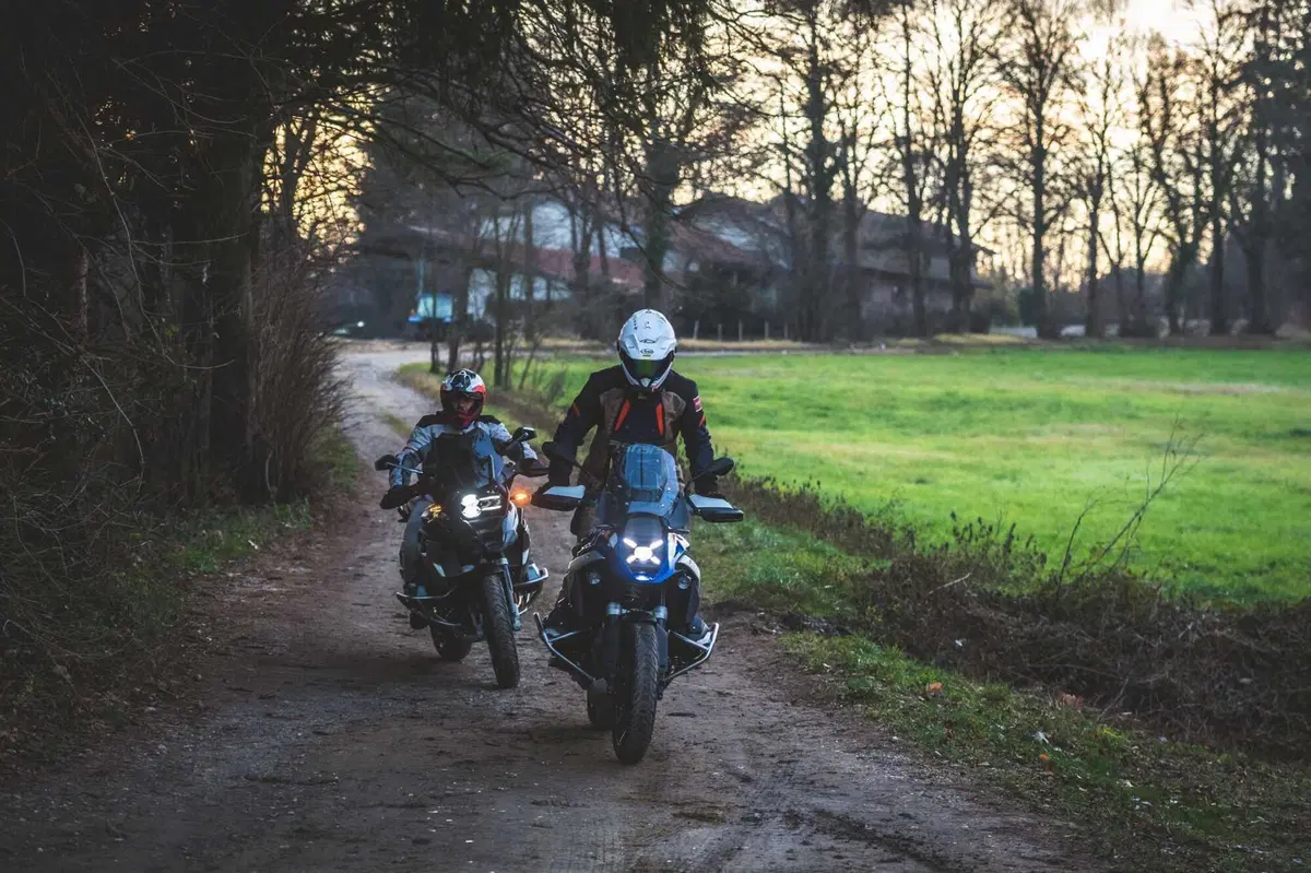 BMW R1300GS VS R1250GS, la SFIDA! Velocità, accelerazione, peso, consumi: tutta la verità [VIDEO] (84)