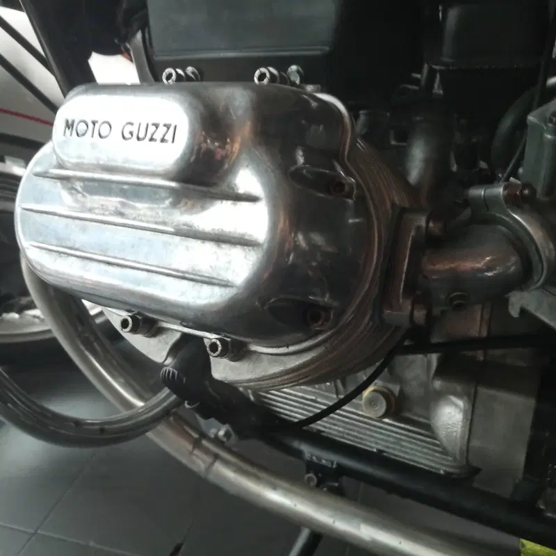 Moto Guzzi v 7 (2)