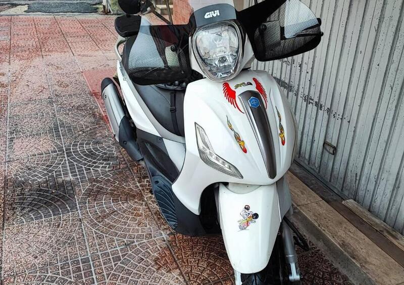 Piaggio Beverly 350 SportTouring ie ABS (2011 - 17) Usata a Roma