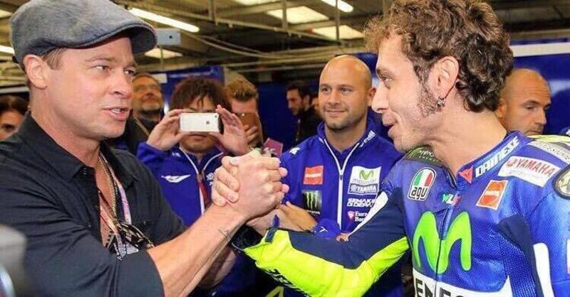 MotoGP 2024. Valentino Rossi conosce Michael Jordan e Brad Pitt, ma gli altri piloti della MotoGP non &egrave; che conoscano molti vip [VIDEO]