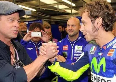 MotoGP 2024. Valentino Rossi conosce Michael Jordan e Brad Pitt, ma gli altri piloti della MotoGP non è che conoscano molti vip [VIDEO]