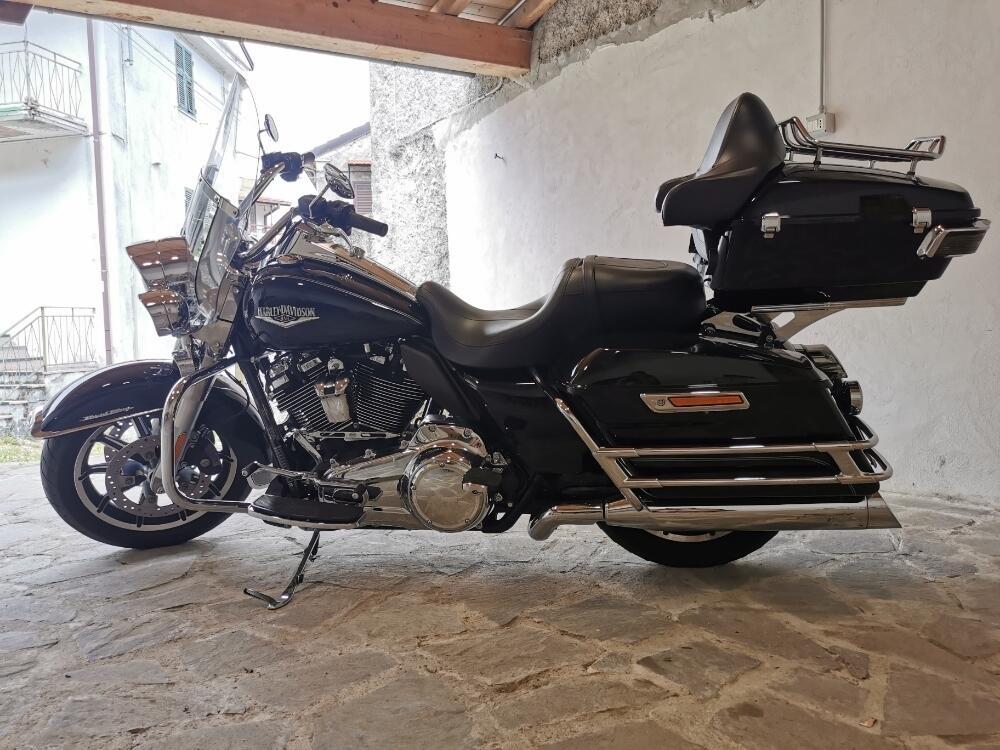 Harley-Davidson 107 Road King (2017) - FLHR (2)