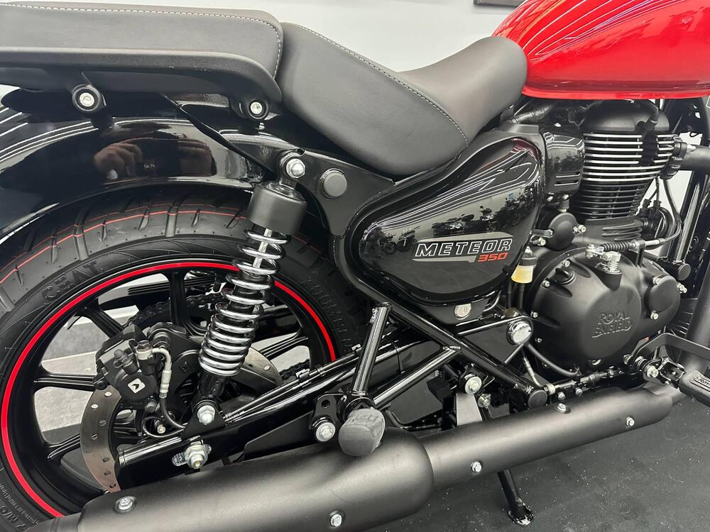 Royal Enfield Meteor 350 Fireball (2021 - 24) (4)