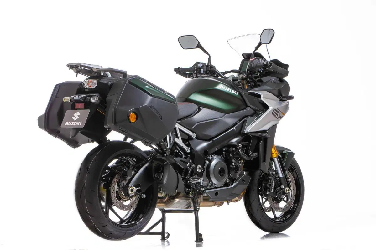 MBE 2024: le versioni Sport e Touring della Suzuki GSX-S1000GX e la V-STROM 800DE Djebel [GALLERY] (6)