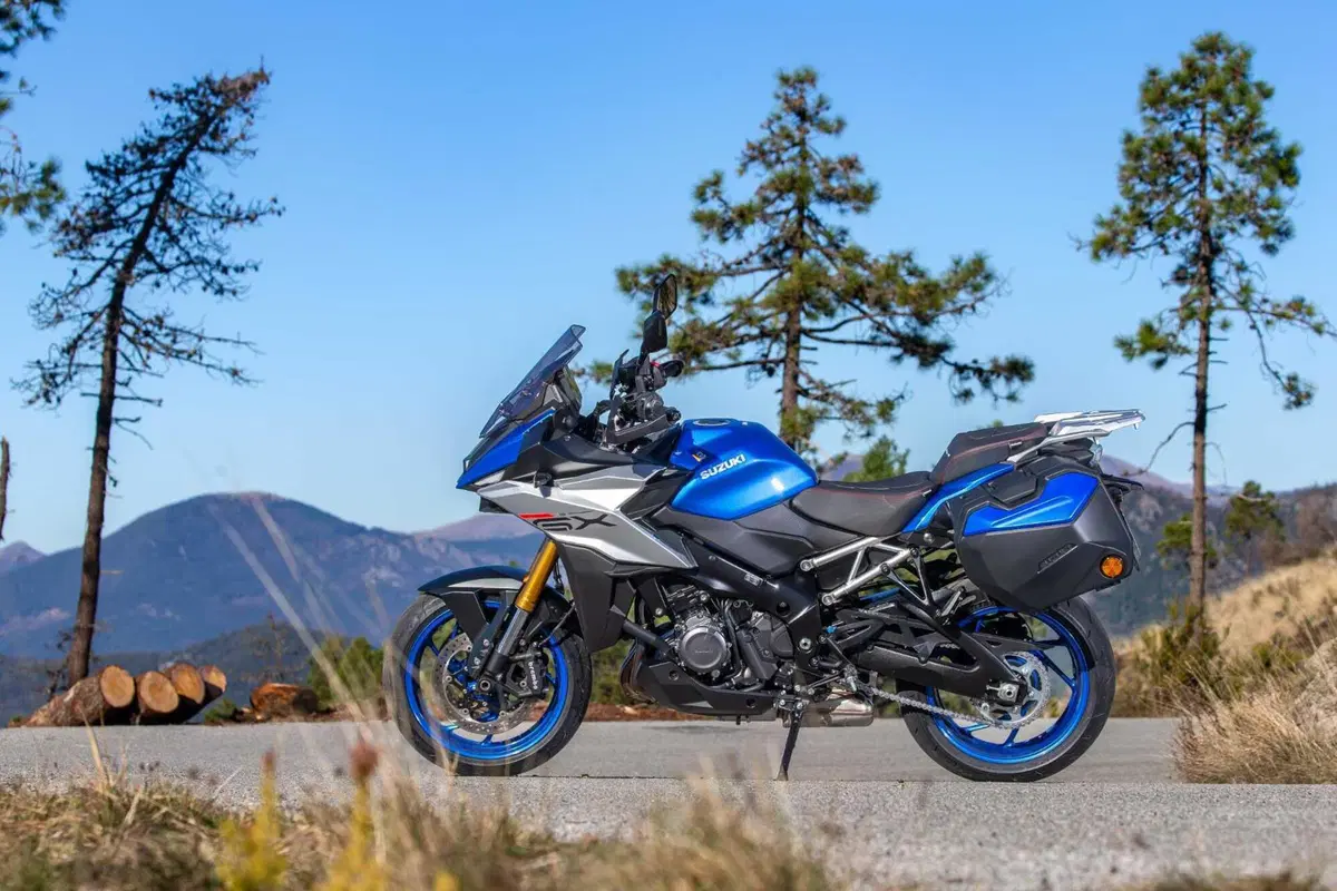 MBE 2024: le versioni Sport e Touring della Suzuki GSX-S1000GX e la V-STROM 800DE Djebel [GALLERY] (10)