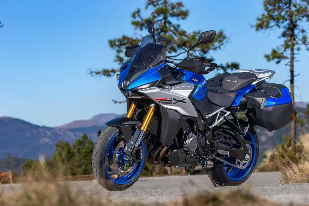 MBE 2024: le versioni Sport e Touring della Suzuki GSX-S1000GX e la V-STROM 800DE Djebel [GALLERY] (12)