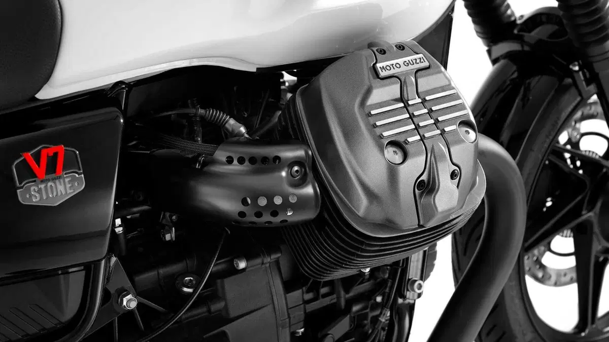 Moto Guzzi V7 V7 Stone Ten (2024 - 25) (4)