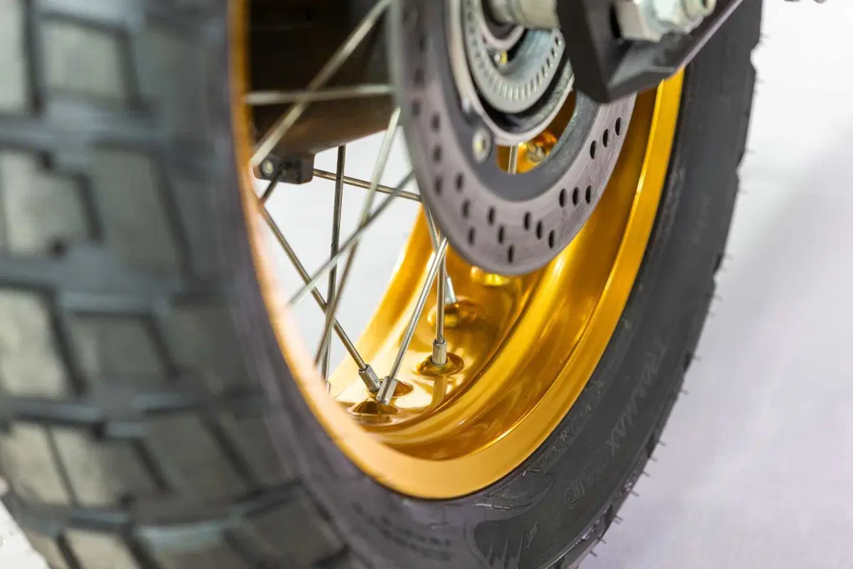 MBE 2024: le versioni Sport e Touring della Suzuki GSX-S1000GX e la V-STROM 800DE Djebel [GALLERY] (13)