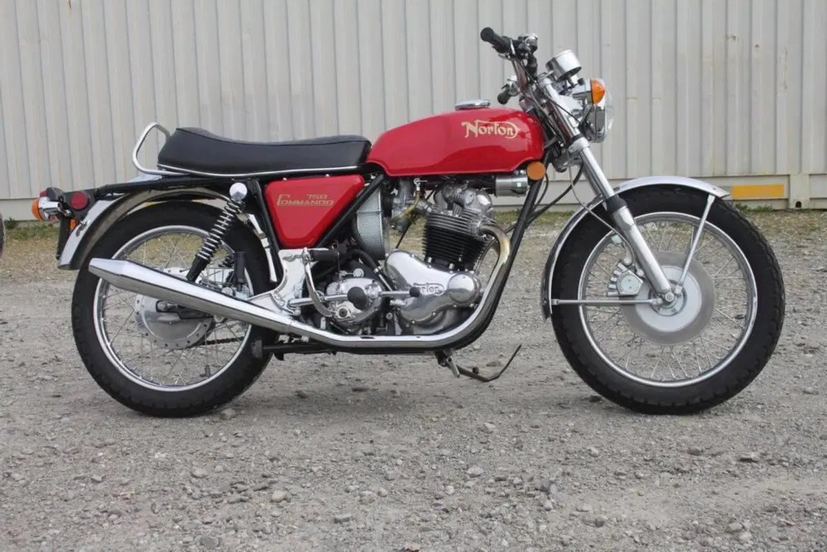 Norton Commando Roadster