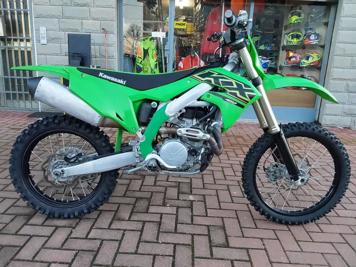 Kawasaki KX450F (2022)