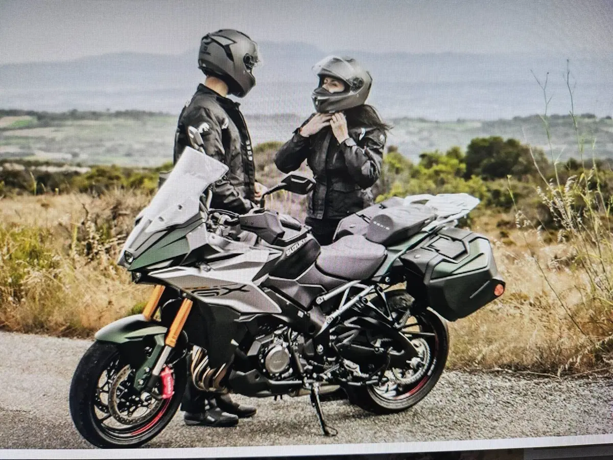 Suzuki GSX-S1000GX Plus (2026) (4)