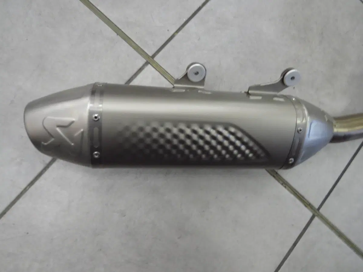 AKRAPOVIČ "RACING LINE" KTM 500 26605901044 Akrapovic (2)