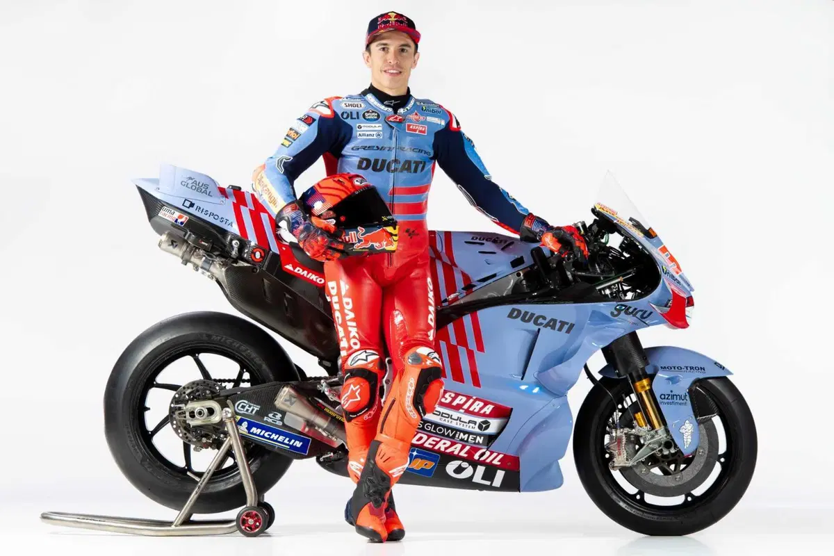 Marc Marquez con la Ducati del team Gresini (5)