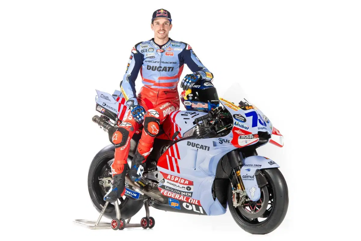 Marc Marquez con la Ducati del team Gresini (9)