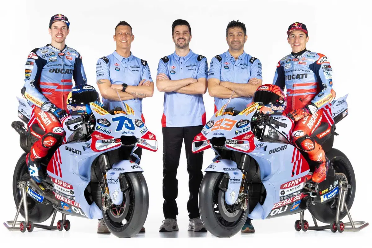 Marc Marquez con la Ducati del team Gresini (16)