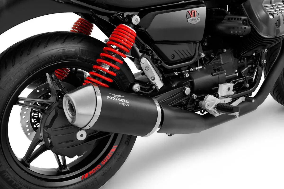 Moto Guzzi V7 Stone Ten: 10 anni insieme. (4)