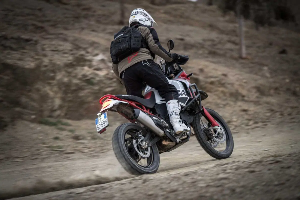 Ducati DesertX Rally TEST: 110 cavalli in fuoristrada sono troppi? Ecco la risposta (15)
