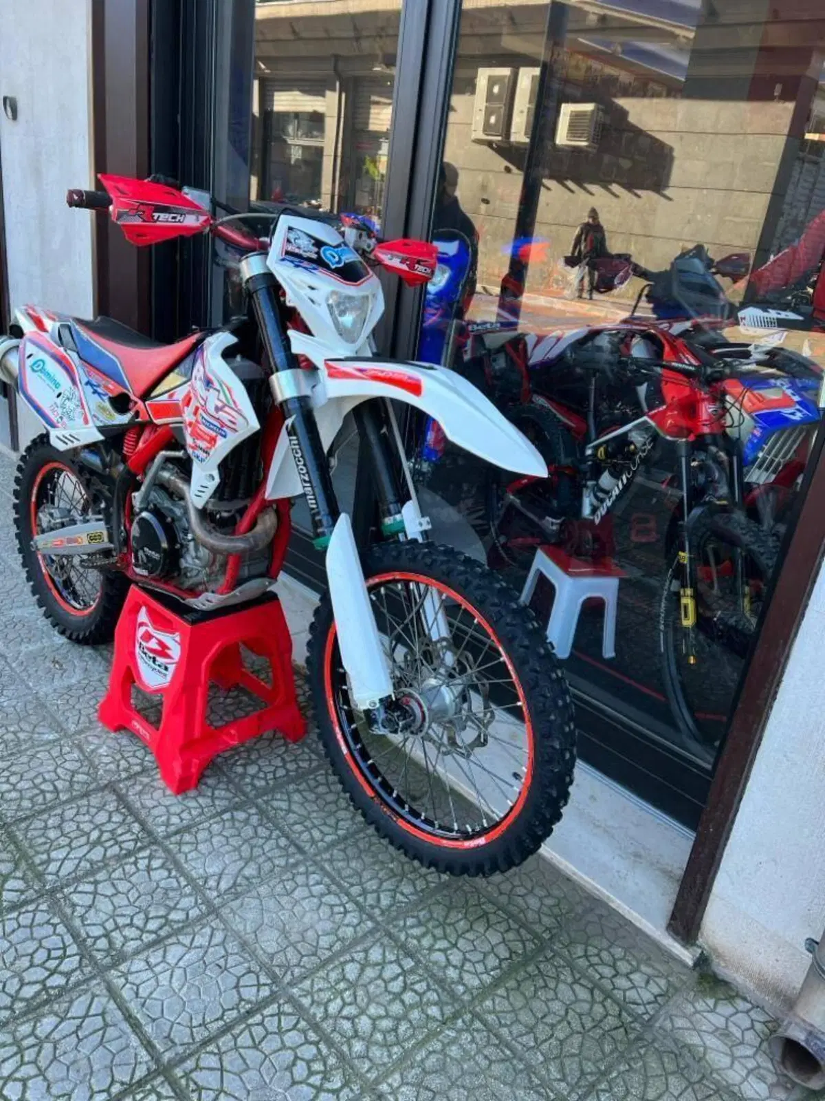 Betamotor RR 350 4T Enduro (2011) (2)