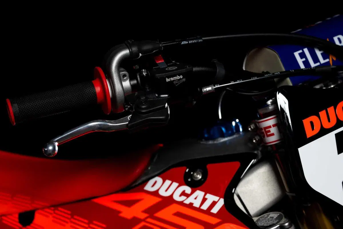 Ducati Desmo 450 MX, svelata la versione da gara (5)