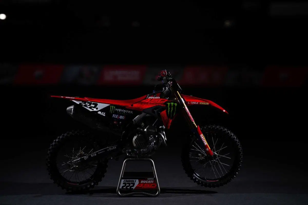 Ducati Desmo 450 MX, svelata la versione da gara (6)