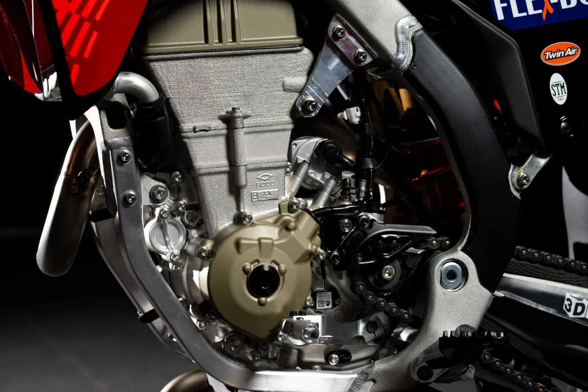 Ducati Desmo 450 MX, svelata la versione da gara (2)