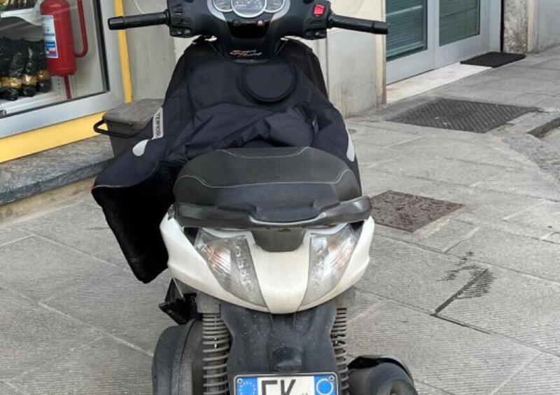 Piaggio Beverly 350 Police ABS-ASR (2018 - 20) usate - Annunci moto usate  Piaggio 