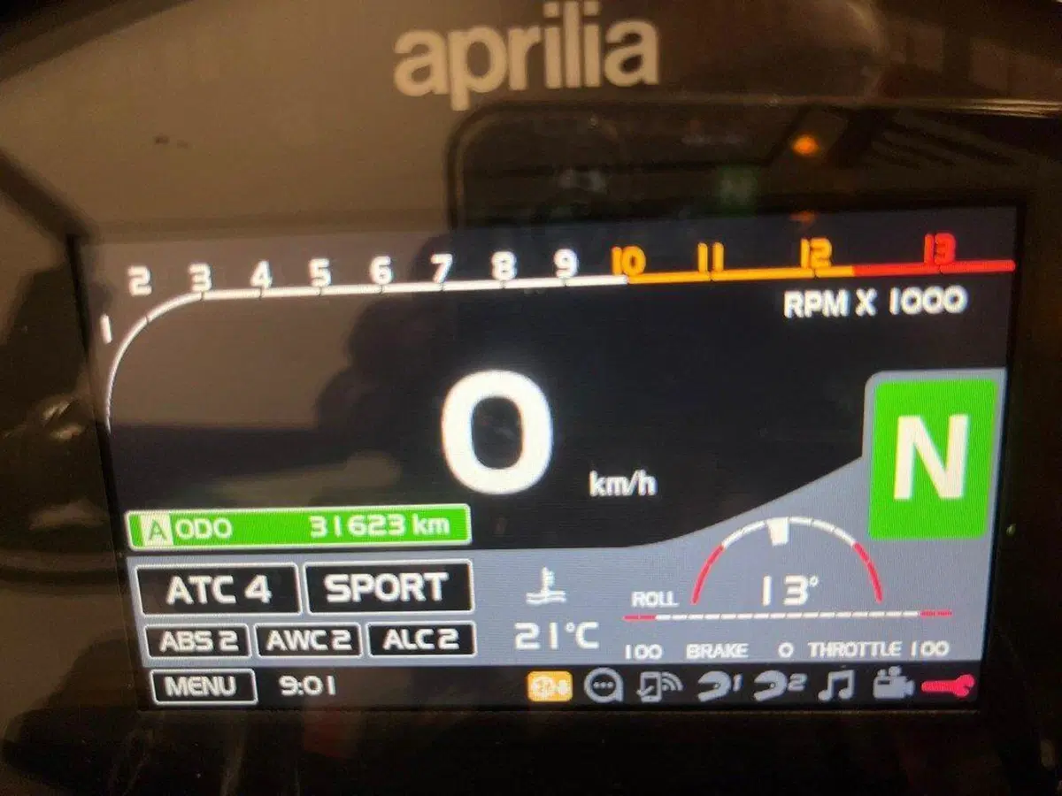 Aprilia Tuono V4 RR (2017 - 18) (3)