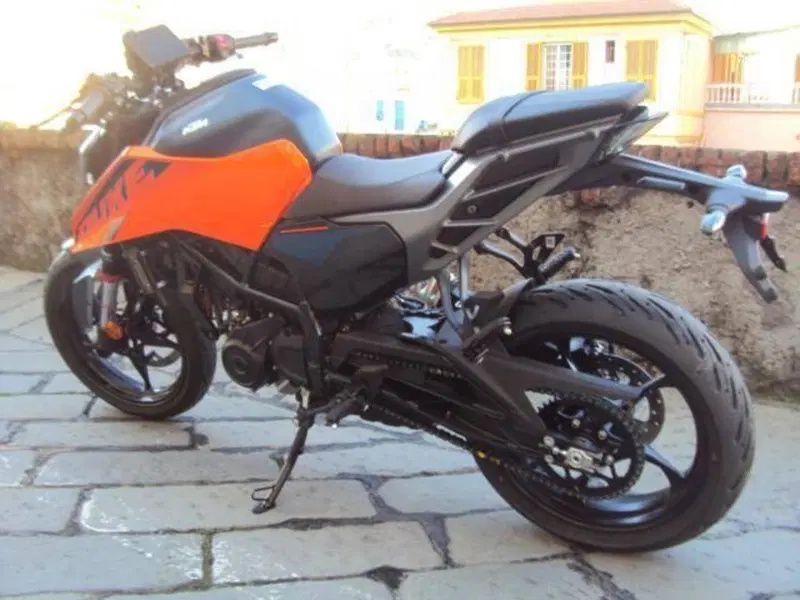 KTM 125 Duke (2024 - 25) (4)