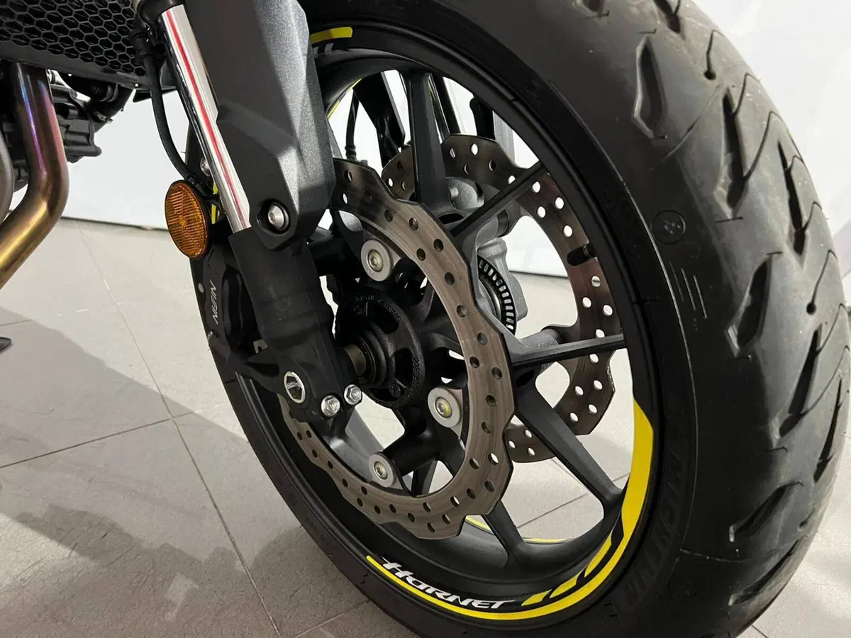 Honda CB 750 Hornet (2023 - 24) (3)