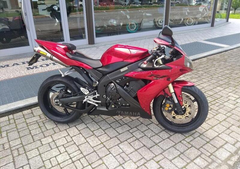 Vendo Yamaha YZF R1 (2004 - 05) usata a Villanova Mondovi' (codice 9359813)  