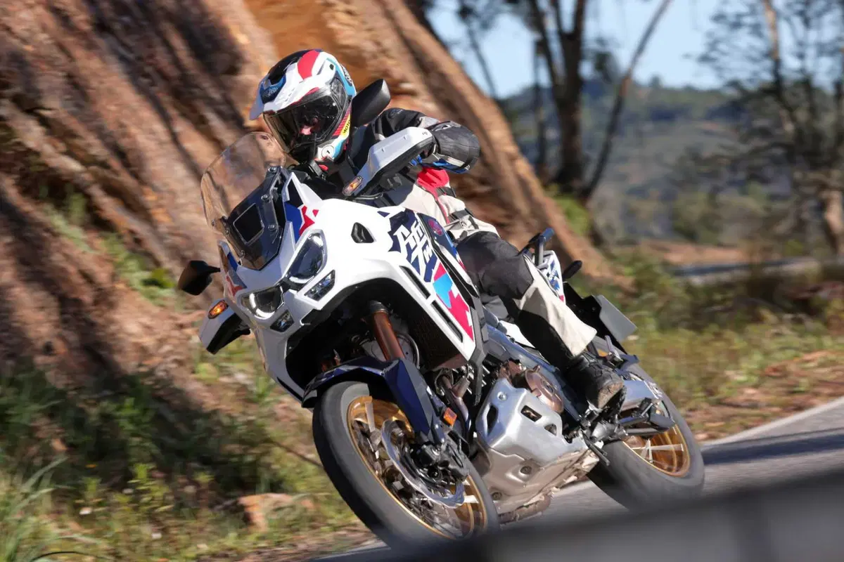 Honda Africa Twin Adventure Sports 2024 TEST: su strada è LA PIU' BELLA Africa di sempre! Ma in off?