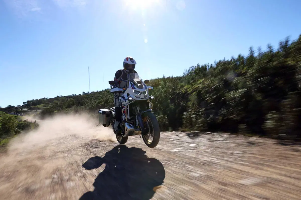 Honda Africa Twin Adventure Sports 2024 TEST: su strada è LA PIU' BELLA Africa di sempre! Ma in off? (7)