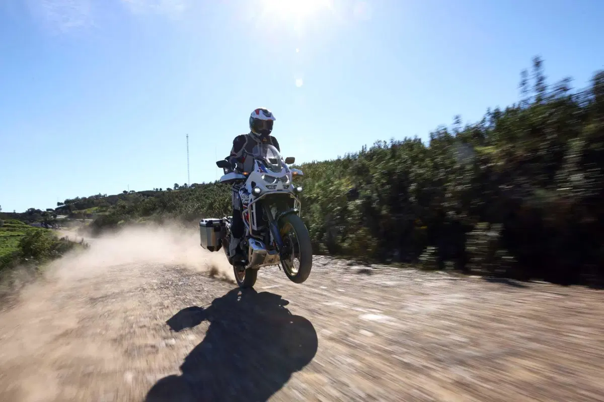 Honda Africa Twin Adventure Sports 2024 TEST: su strada è LA PIU' BELLA Africa di sempre! Ma in off? (2)